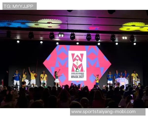 国际足联女足冠军杯奖杯设计亮点各大洲地图环绕中心展现全球团结与竞技精神 国际足联女足冠军杯奖杯设计亮点各大洲地图环绕中心展现全球团结与竞技精神